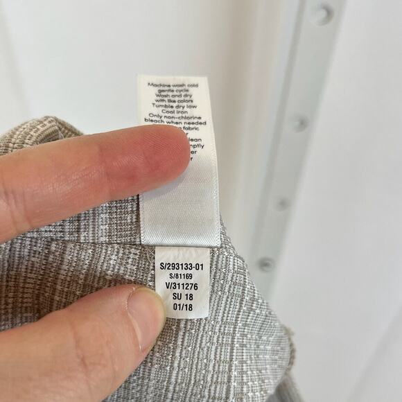 Athleta XS High Rise Jacquard Chaturanga 7/8 Tight Leggings Quail Beige - Picture 8 of 8